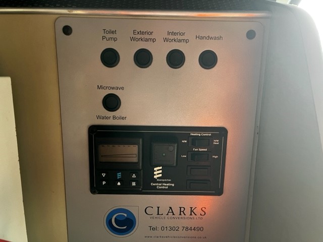 2007 Ford Transit Crew | Worldwide Shipping | UK Export to any port by Clugston International |