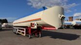 2017 Lakeland Innovator 45,575L Fuel Tanker Trailer: Power Up Your Fuel Distribution in Africa, Europe, Middle East & More! This high-capacity 2017 Lakeland Innovator fuel tanker trailer is perfect for businesses in Africa, Europe, Middle East and other regions looking to dominate fuel distribution!