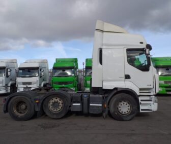 Used 2012 Renault 460 Dxi Premium Truck for Export to Gabon: Reliable & Efficient UK-Sourced Solution for Oil Industry.