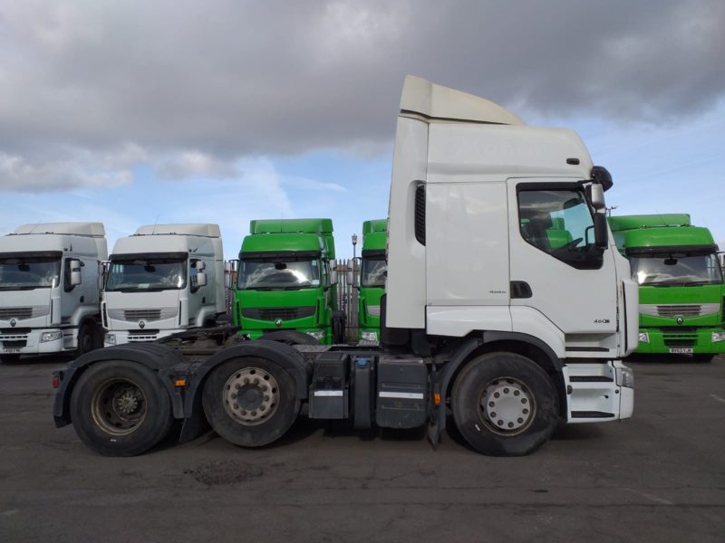 Used 2012 Renault 460 Dxi Premium Truck for Export to Gabon: Reliable & Efficient UK-Sourced Solution for Oil Industry.