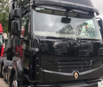 Used 2011 Renault 460dxi Premium Truck for Export to Equatorial Guinea: Reliable & Efficient UK-Sourced Solution for Oil Industry.