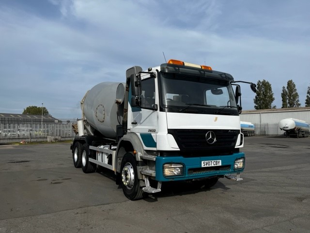 Mercedes-Benz 2007 -Mercedes Axor 2633 mixer for sale, worldwide shipping.