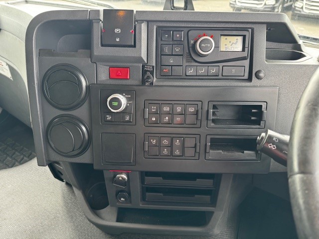 2017 Renault T460 Full ADR PETREG 6x2 | UK Export to any port in Africa, Asia, or South America by Clugston International