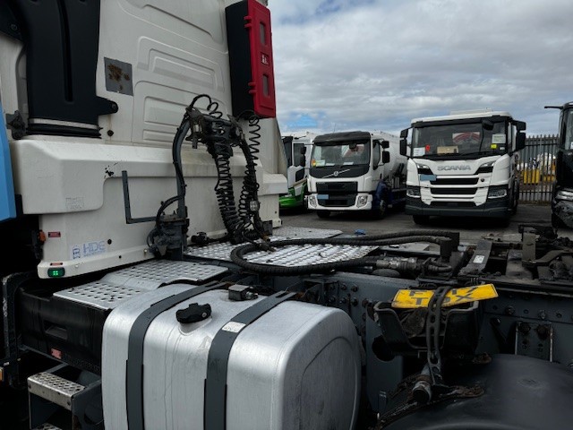 2017 Renault T460 Full ADR PETREG 6x2 | Worldwide Shipping | UK Export to any port in Africa, Asia, or South America by Clugston International