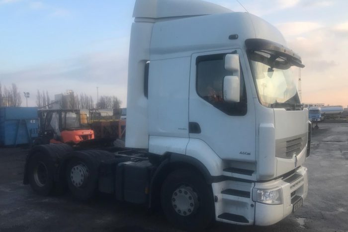 Used 2011 Renault 460 DXI Premium (61) Truck for Export: Reliable & Efficient UK-Sourced Solution.