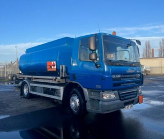 Blue DAF water tank/tanker truck.