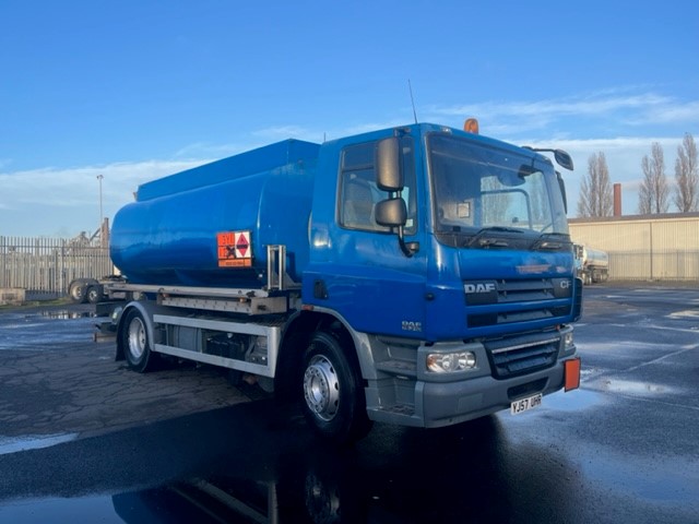 Blue DAF water tank/tanker truck.