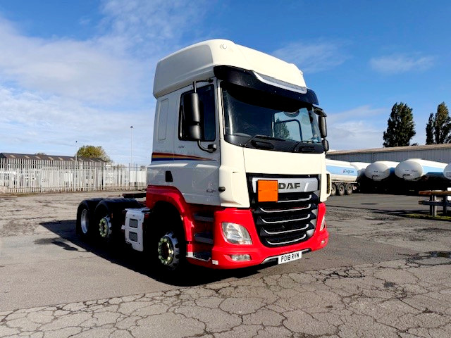 White and red daf cf tractor unit, ranked #3 in top 10 used trucks for malta, ideal for sicily-malta routes