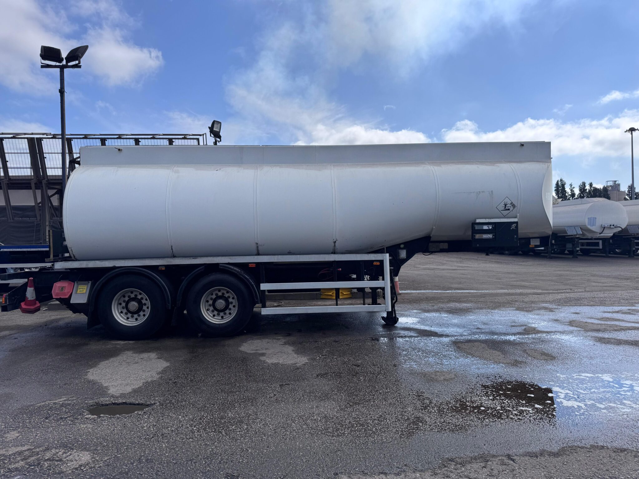2003 Heil Urban Fuel Tanker