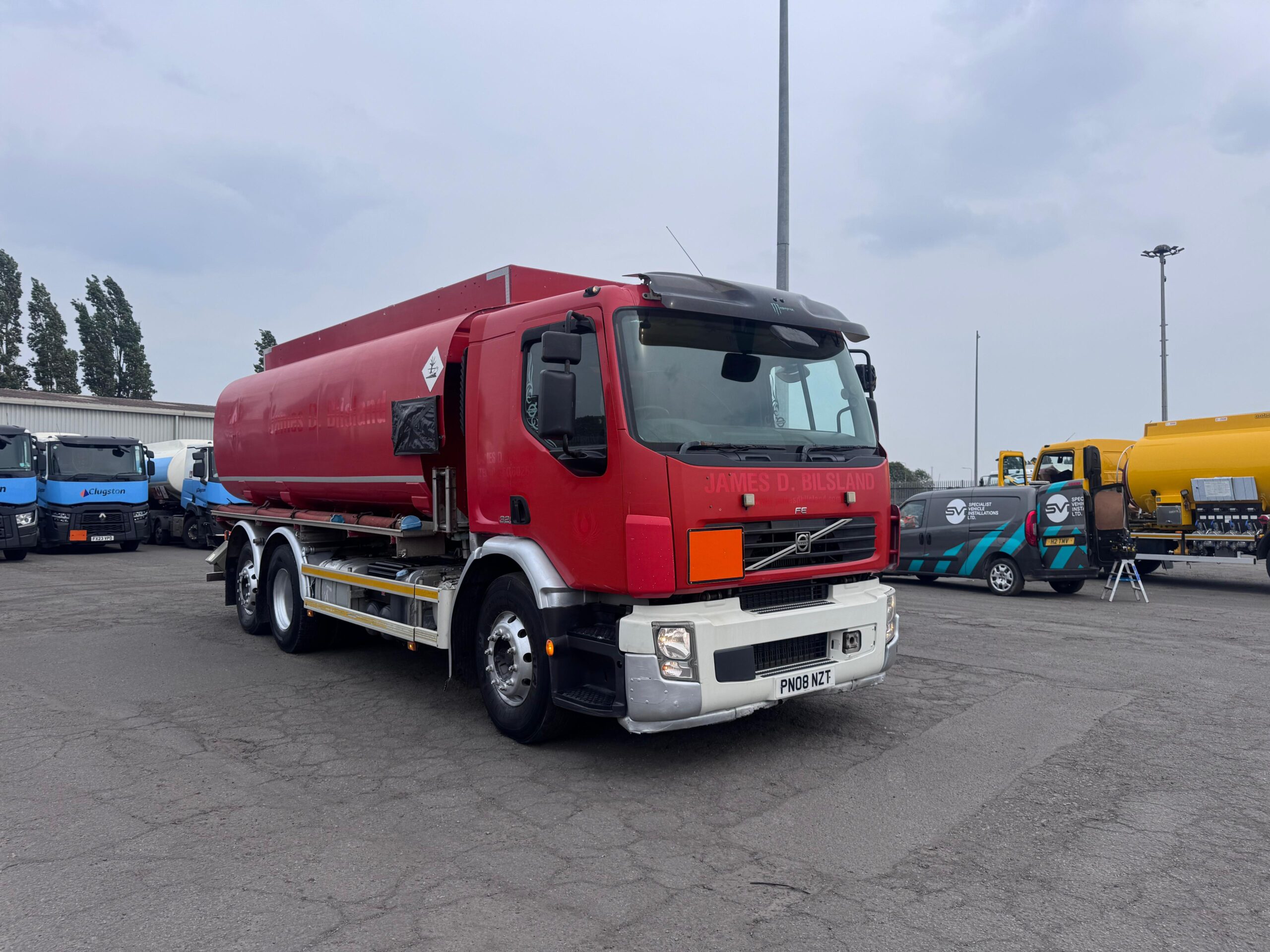 For Sale: 2008 Volvo FE320 6x2 fuel tanker, 19,100L capacity with 5 compartments, manual gearbox, Emco Wheaton metering system & 528,086 km. Worldwide shipping available. Call or WhatsApp Paul on: +44 7712 674458