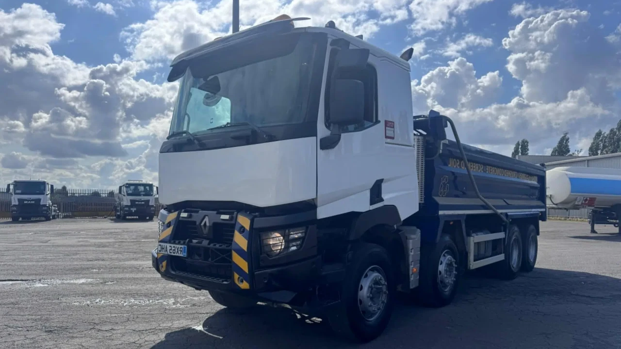 Video thumbnail showing 2015 Renault C430 8x4 steel body tipper truck with white cab and blue body at UK commercial vehicle depot